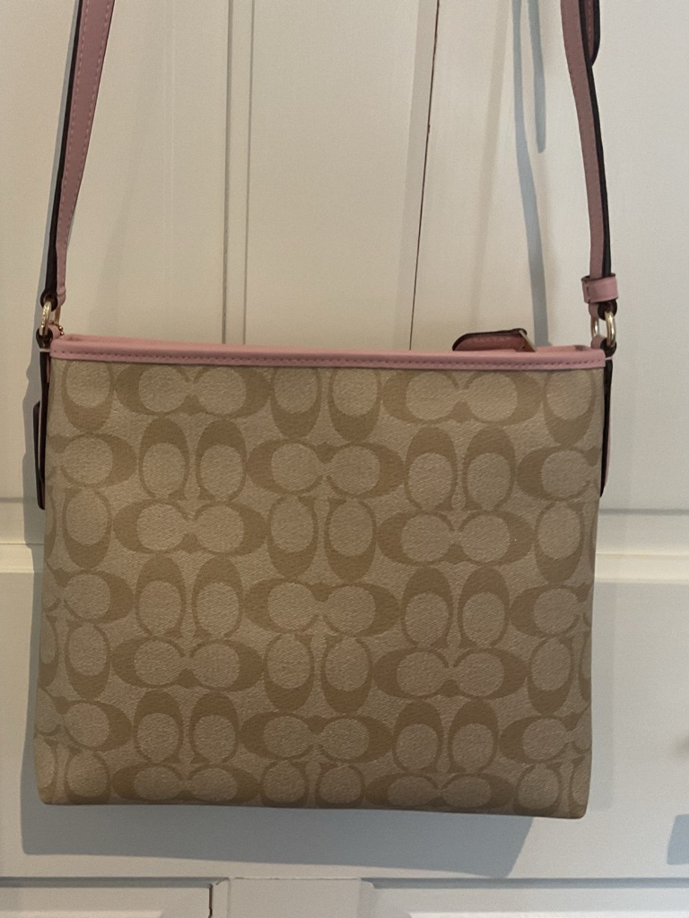 Coach Beige Signature Canvas Crossbody with Pink Trim - Picture 4 of 4